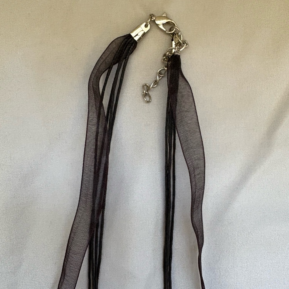 Chic Black and Blue Teardrop Pendant Necklace - Picture 4 of 6